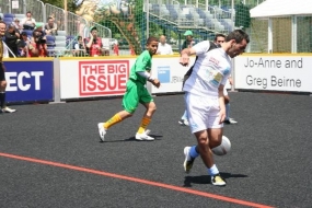 Η Super League ΟΠΑΠ αγκαλιάζει την Εθνική Ομάδα Αστέγων3