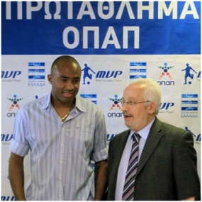 Βράβευση Ντιόγκο Ρινκόν MVP ΟΠΑΠ 22ης αγωνιστικής1