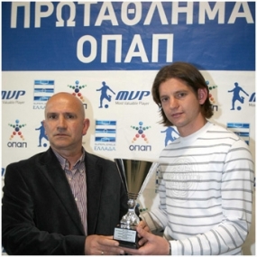 Βράβευση Γρηγόρη Παπαζαχαρία MVP ΟΠΑΠ 27ης αγωνιστικής1